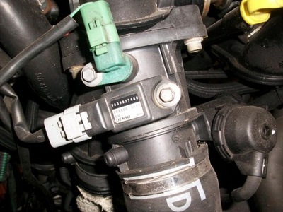 Дросельна заслінка citroen c5 lift 2.0 hdi фото №1