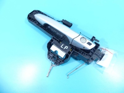 Ручка перед ліва зовнішня mercedes w204 фото №1