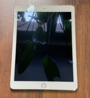 Tablet Apple iPad Air (2nd Gen) 9,7" 2 GB / 128 GB złoty