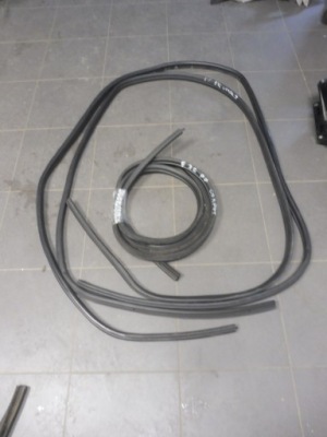 Bmw e36 compact прокладка передняя правая кузовная дверь перед правый фото №1