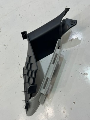 Защита стойка левая vw golf vii 5g0868143a фото №1