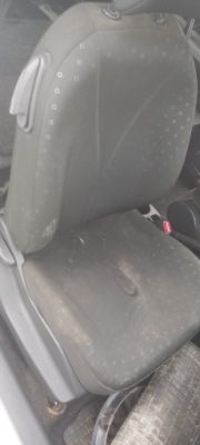 Сиденье правый перед пассажира toyota yaris ii 3d фото №1