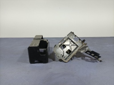 Opel insignia b основа корпус акумулятор 84221668 фото №1