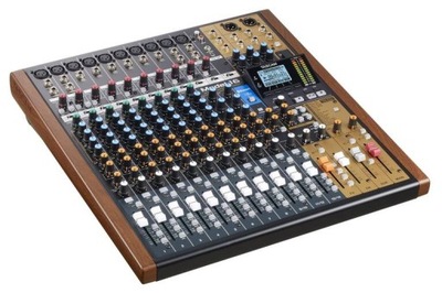 TASCAM MODEL 16 MIKSER AUDIO REJESTRATOR CYFROWY INTERFEJS USB