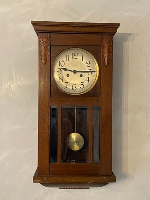 Stary zegar wiszący do renowacji