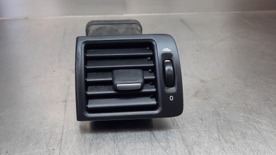 Решітка обдув ліва 39888287 volvo c30 фото №1