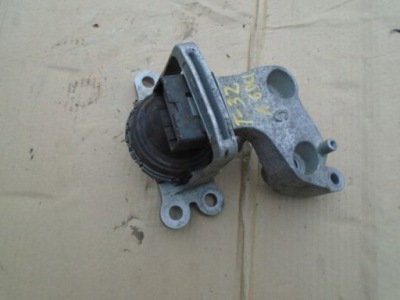 Nissan x-trail t32 1.6 dci кронштейн подушка двигателя r фото №1