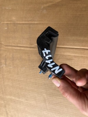 Напрямна двері скло задній renault arkana 822160931r 822173676r фото №1