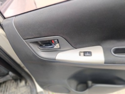 Ручка внутрішня праві задній toyota corolla verso 01-04 фото №1