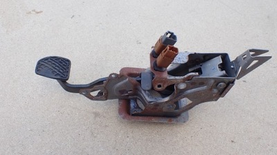 Педаль тормоза nissan note e12 фото №1