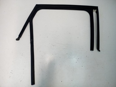 Прокладка дверь правый задняя citroen c3 aircross 13452289 фото №1