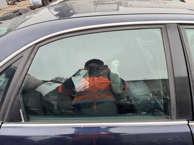 Стекло дверь задняя правая audi a4 b5 sedan фото №1