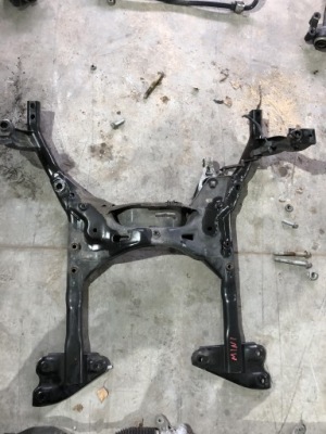 Mini countryman r60 2.0d подрамник подрамник 9807743021 фото №1