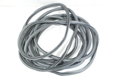 Skoda scala прокладка кузовная левая передняя фото №1