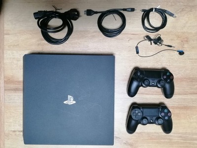 Konsola Sony PlayStation 4 pro 1 TB czarny 2 Pady