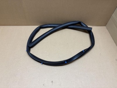 Opel insignia b прокладка порог правая 13463939 фото №1