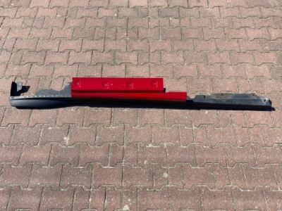 Ferrari 812 superfast gts молдинг порог правая фото №1