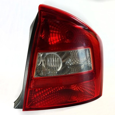 Лампа задняя правая kia cerato sedan 92402-2f0 фото №1