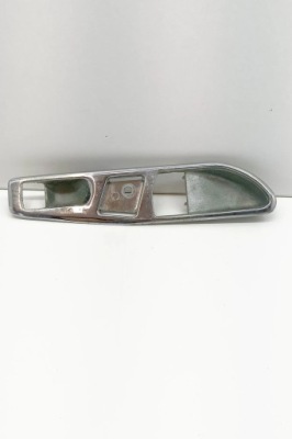 Частини оздоблення mercedes-benz sl r107 a1077600361 14527446 3.8l фото №1