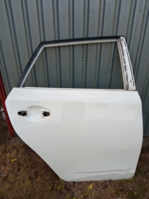 Auris 2 ii двері задні праве правий задня хетчбек фото №1