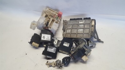 Toyota avensis t27 2,0 d4d бортовий комп'ютер імобілайзер набір фото №1