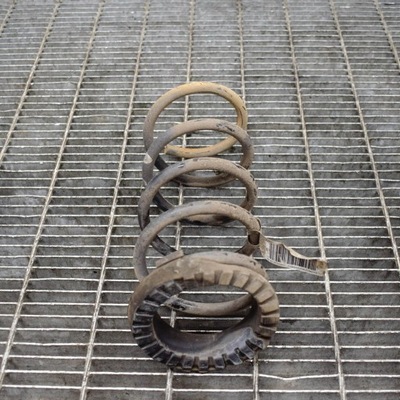 Fiat 500 2013 права сторона пружина задня фото №1