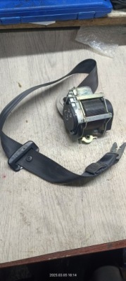 Pas безопасности правый перед b507743 renault laguna 3 iii фото №1