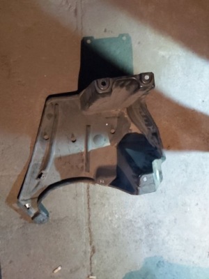 Audi a6 c7 защита подвеска 4g0825219b фото №1