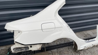 Mercedes c w204 sedan чверть bok крила правий задня поріг колір 650 фото №1