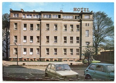 SŁUPSK :: Hotel Zamkowy - stare auta