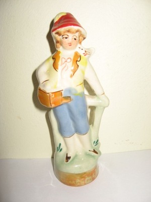 UROCZA FIGURKA CERAMICZNA