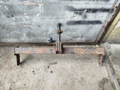 Mazda cx7 cx-7 фаркоп  буксирувальний балка фото №1