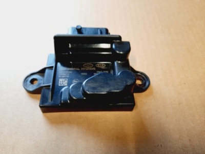 Kia stinger модуль блок управления насоса топлива 33040-j5000 фото №1