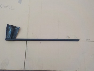 Colt vi z30 cabrio молдинг zgarnaijaca двері ліва фото №1