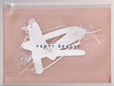 Kosmetyczka Fenty Beauty ecru