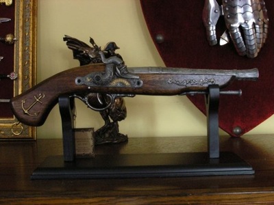 ORYGINALNY FRANCUSKI PISTOLET KAPISZONOWY W178