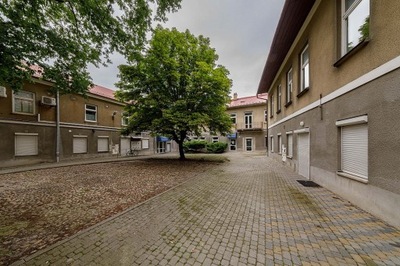 Komercyjne, Tarnów, 219 m²