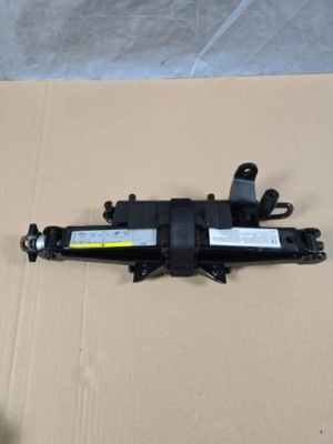 Audi a3 8v домкрат підйомник 8v0011031b фото №1