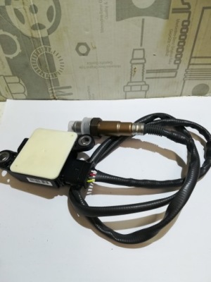 Датчик лямбда-зонд nox mercedes a0009053304 фото №1