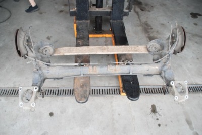 Peugeot 5008 i 09-17 балка oś підвіска задня фото №1