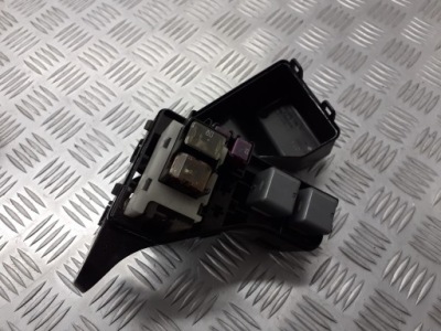 Коробка реле toyota avensis t25 2.0 d4d фото №1