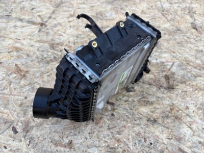 Mercedes интеркулер радиатор a6540904101 2020r фото №1