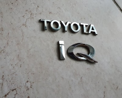 EMBLEMA DE TAPA PARTE TRASERA TOYOTA IQ  