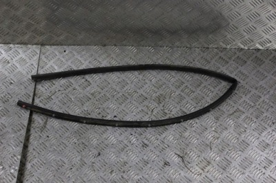 Chrysler pacifica 2018 прокладка капот фото №1