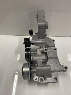 Кронштейн ролик натяжитель кронштейн mitsubishi outlander iii asx 2.0 фото №1