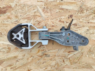 Кронштейн подушка двигуна volvo xc40 2.0d 32138290 фото №1