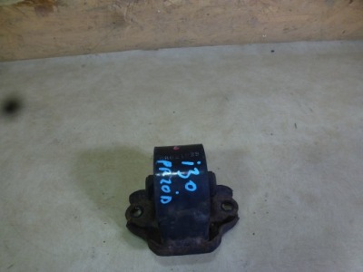 Hyundai i30 1.6crdi подушка коробки фото №1