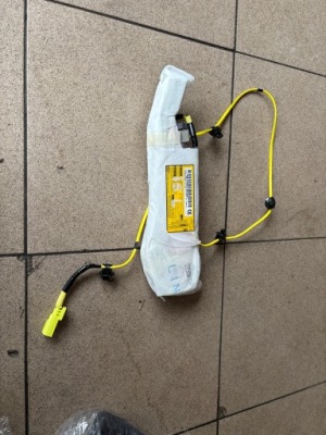 Lexus is iii 300h 2.5 подушка сидіння права фото №1