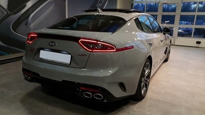 KIA STINGER CUARTO IZQUIERDA DERECHA PARTE TRASERA PARTE TRASERA  