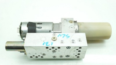 Насос гідравлічна дах mercedes slk r171 a1718000030 фото №1